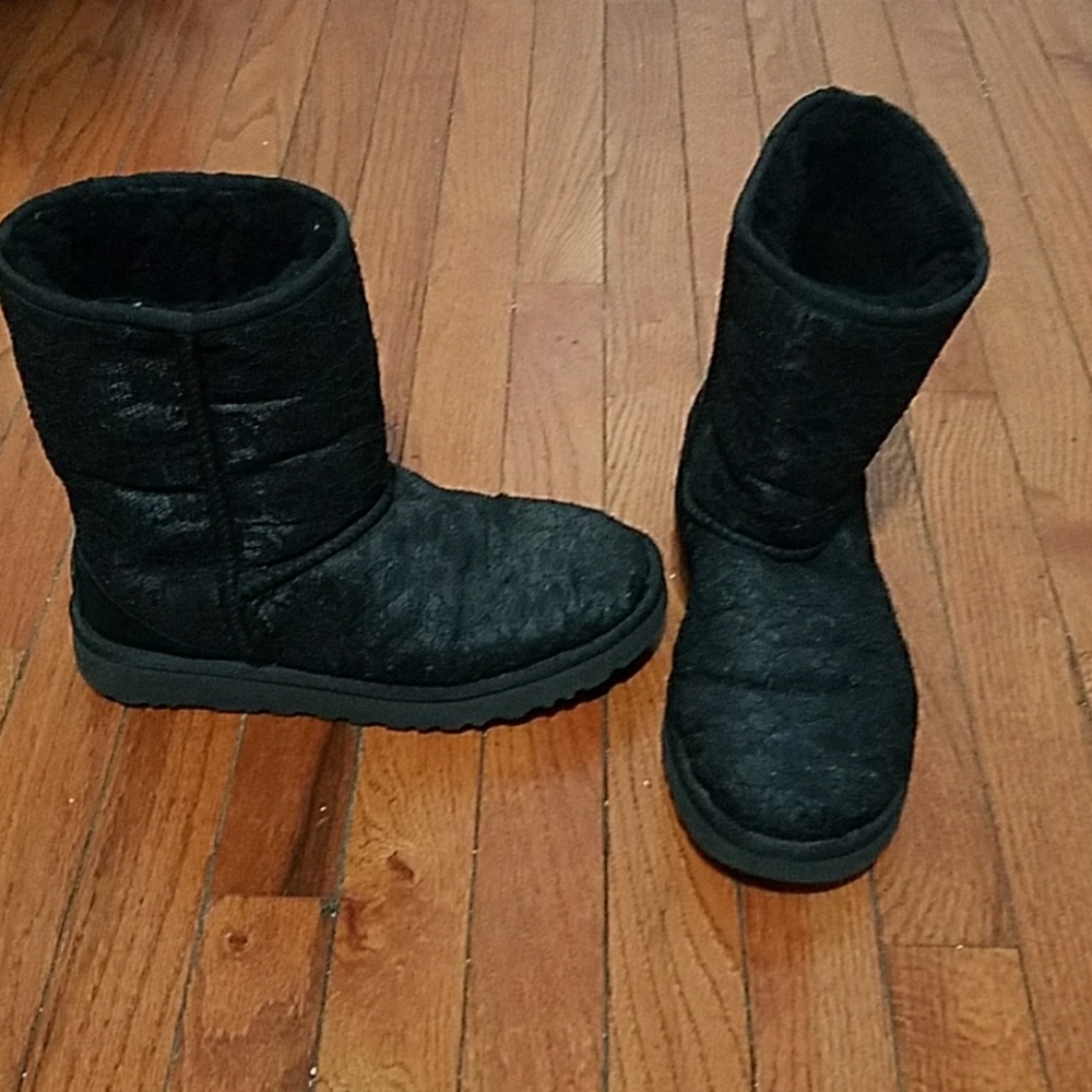 UGGS Lace Black shoes